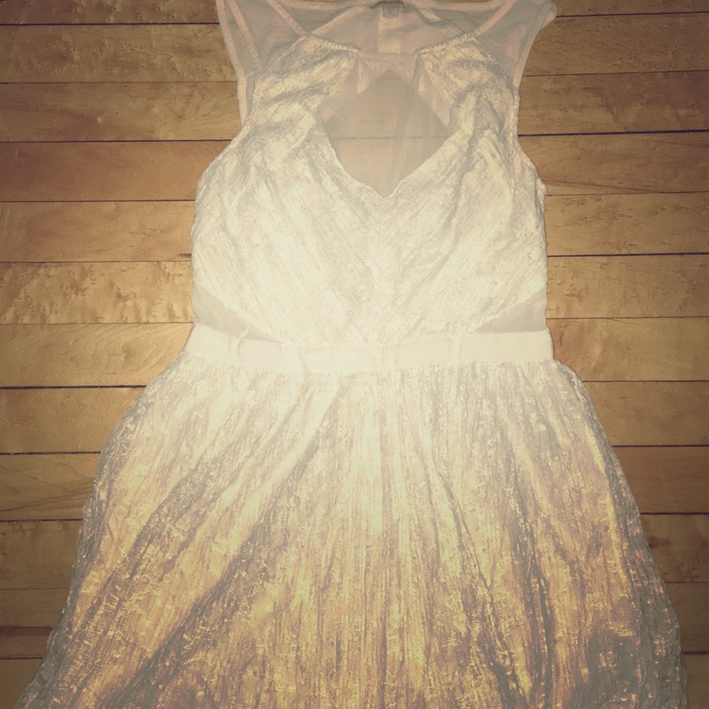 Cute short dress, comfy for an formal occasion